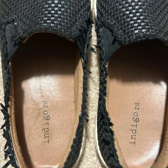 Indigo rd. Black Woven Slip On sneaker shoe Size 6 - Picture 9 of 9